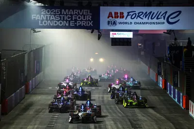 Formula E. E-Prix Londra 2025, Gara-1: vince Cassidy con Jaguar. De Vries e Wehrlein sul podio