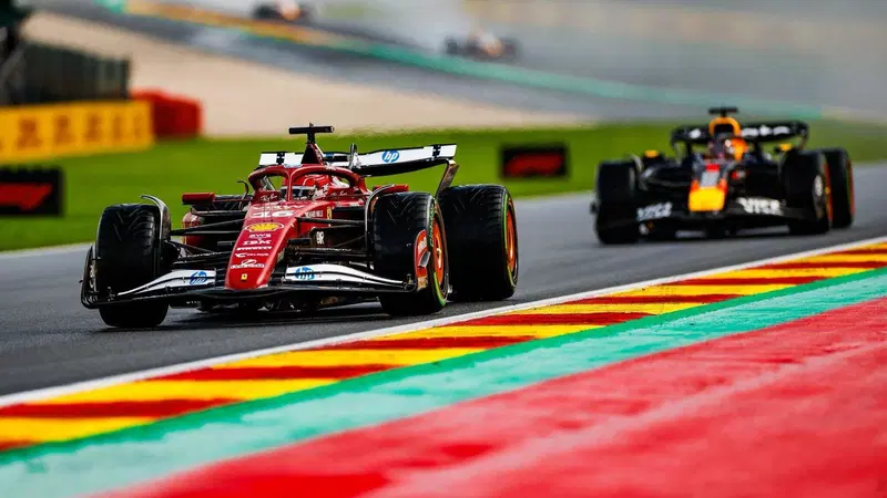 F1. GP Belgio, Leclerc sul podio a Spa: "Situazione complicata. La sospensione ha funzionato, ora dobbiamo mettere pressione alla McLaren"