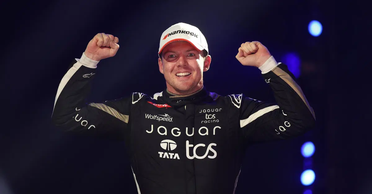 Formula E. Cassidy dice addio a Jaguar con una doppietta a Londra. Porsche vince i titoli Costruttori e Team