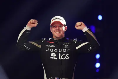 Formula E. Cassidy dice addio a Jaguar con una doppietta a Londra. Porsche vince i titoli Costruttori e Team
