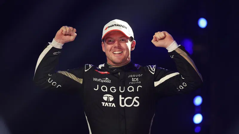 Formula E. Cassidy dice addio a Jaguar con una doppietta a Londra. Porsche vince i titoli Costruttori e Team