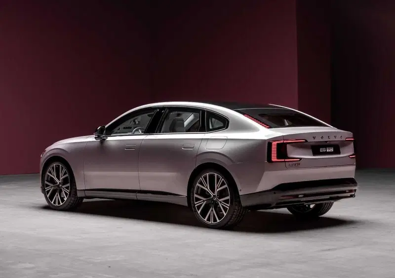 Volvo ES90 (2025-->>) (4)