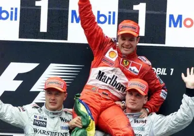 Formula 1. Accadde oggi, Barrichello vince alla Senna con un aiuto dalla sorte e Schumacher ringrazia