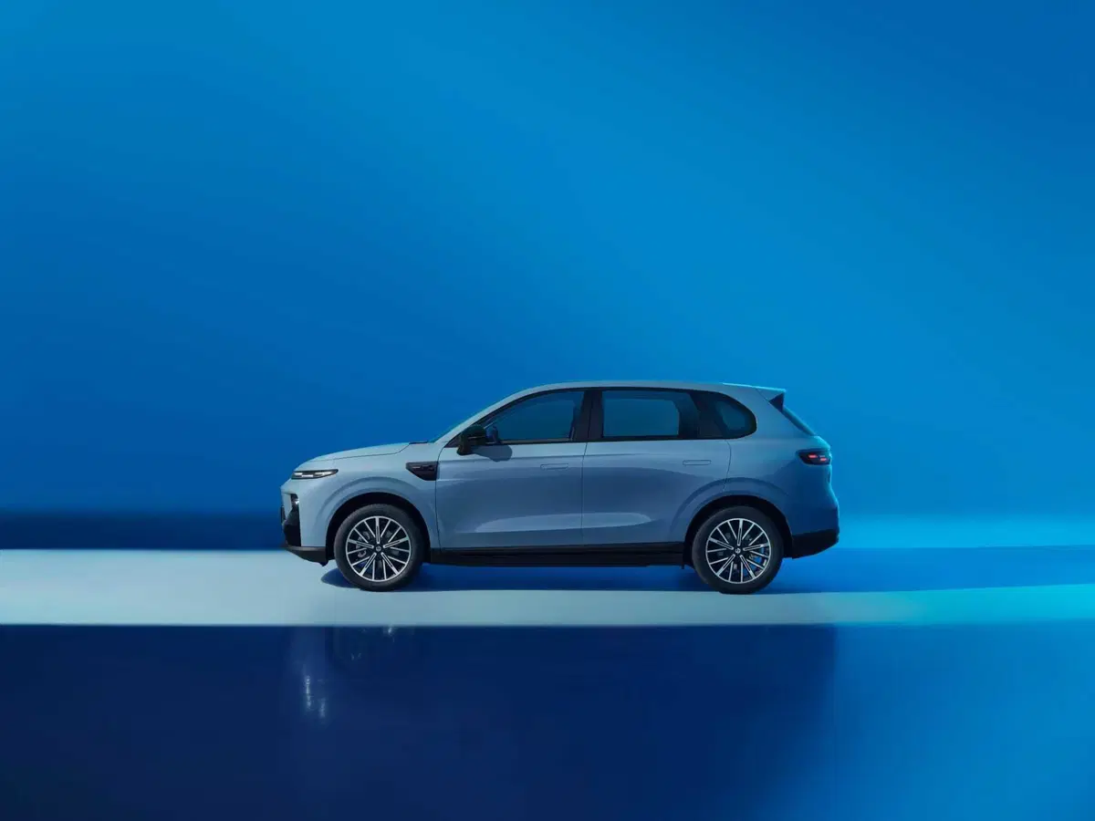 Leapmotor B10: il nuovo SUV elettrico compatto sbarca in Europa, il prezzo? Il migliore tra i C-Suv (3)