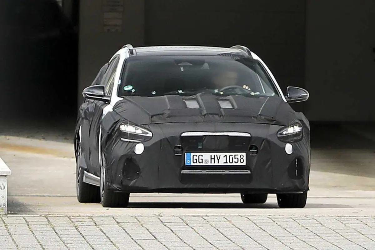 Hyundai i30: in arrivo un terzo restyling per allungare la vita alla compatta termica [Foto Spia]