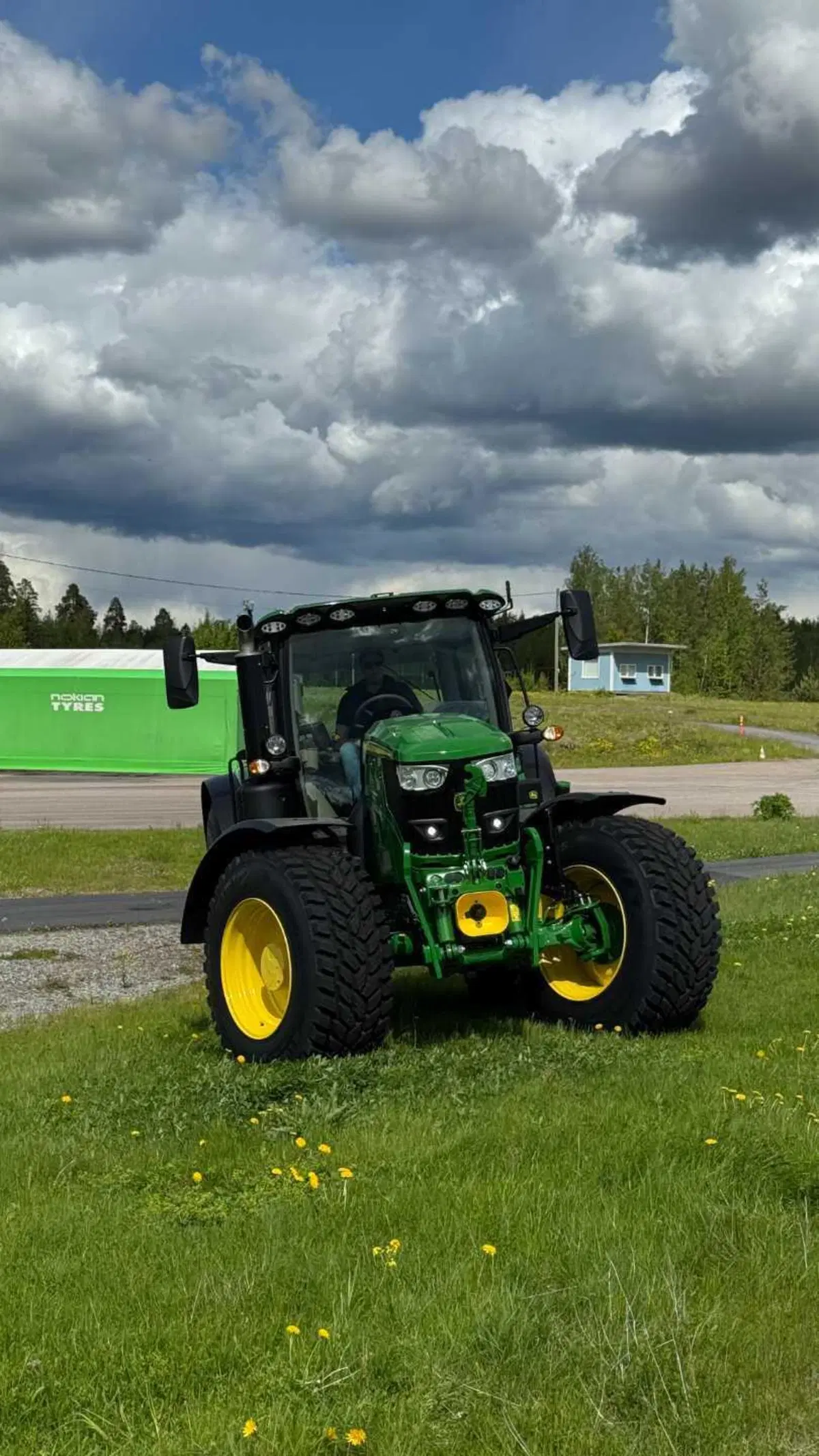 Ecco come nascono gli pneumatici per uso pesante Nokian Heavy Tires (10)