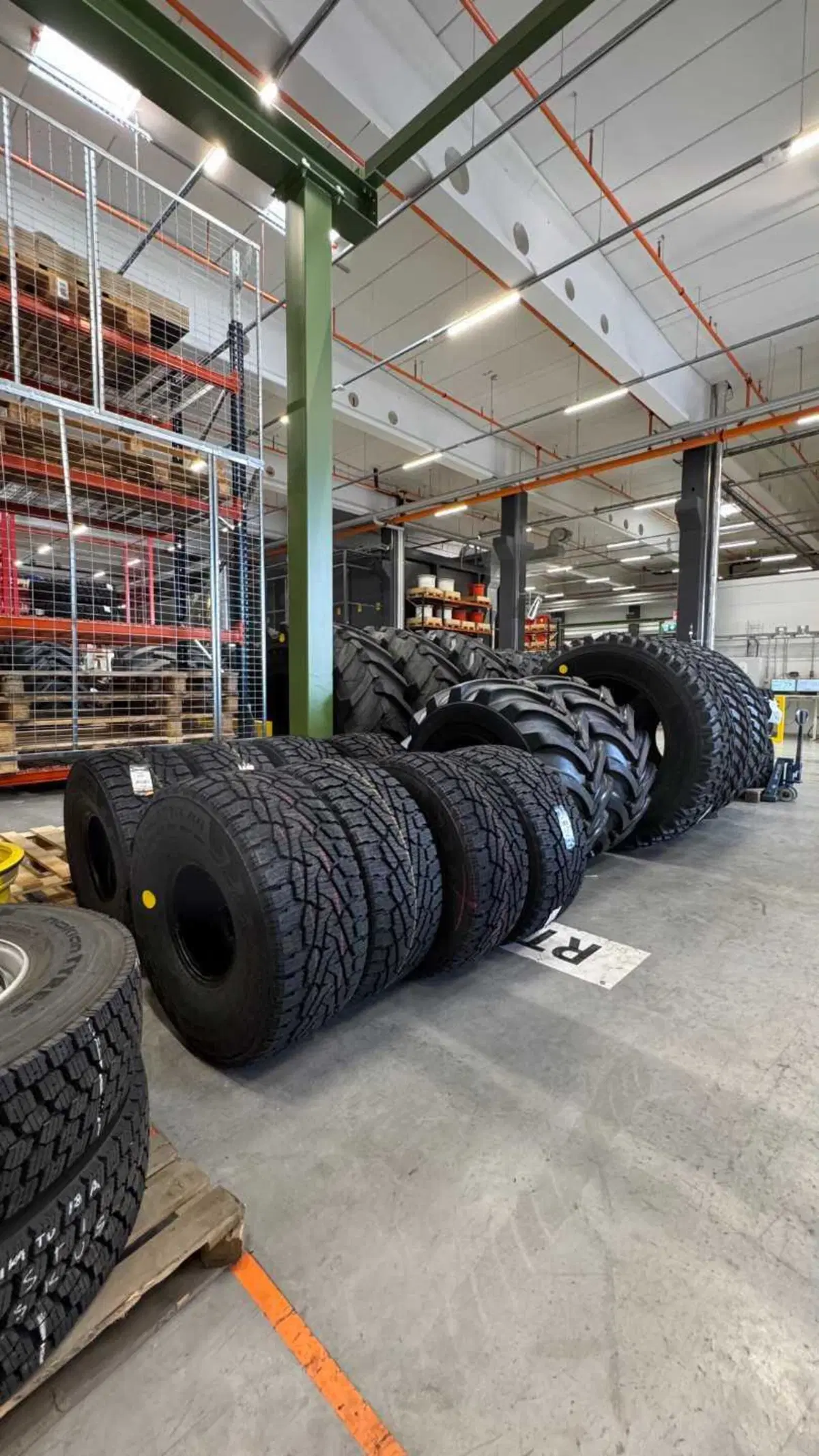 Ecco come nascono gli pneumatici per uso pesante Nokian Heavy Tires (11)