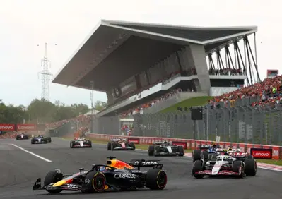 Ritorno ai V8 in Formula 1, ecco perché non è possibile che accada prima del 2030
