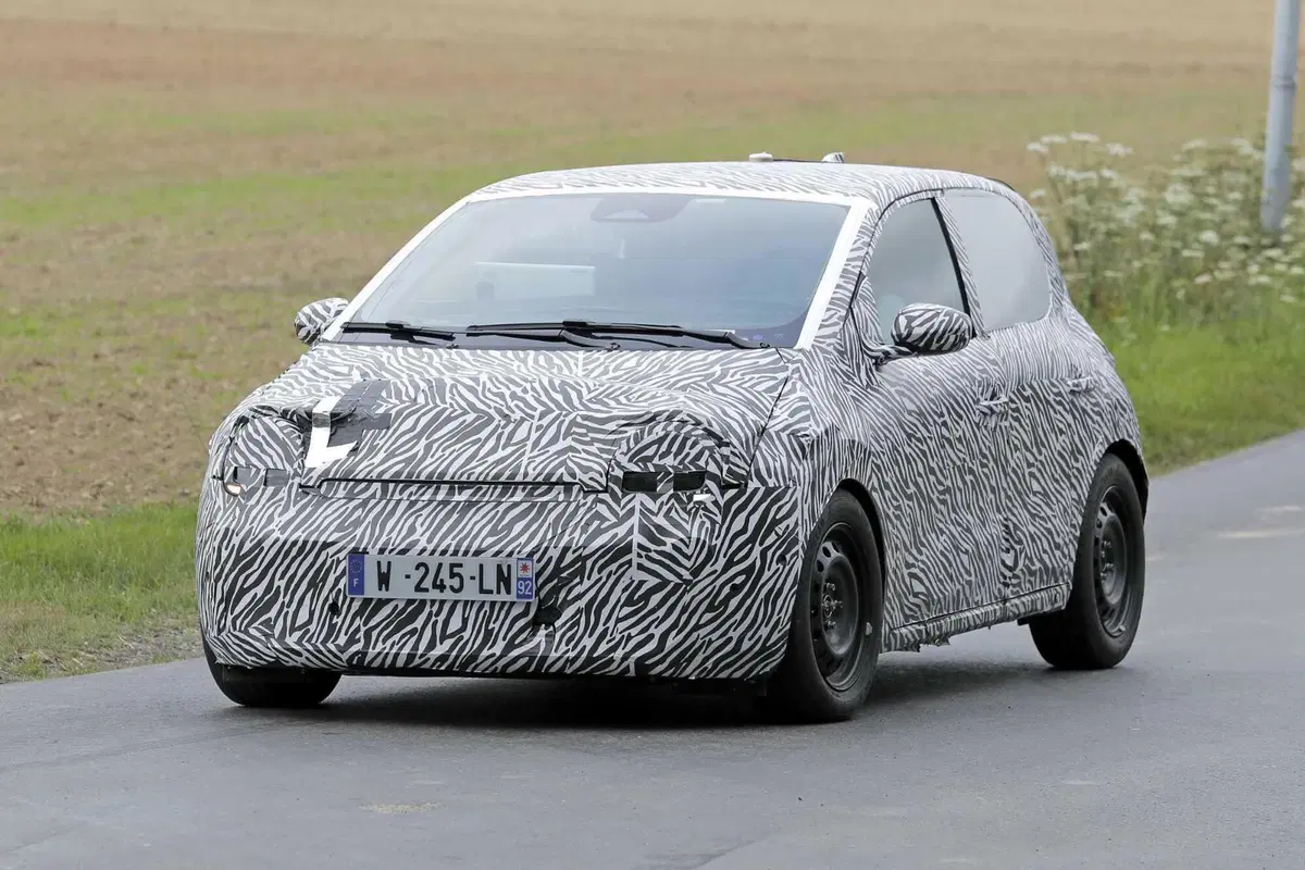 Renault Twingo torna in grande stile: le foto spia della piccola elettrica ad un prezzo...  (2)