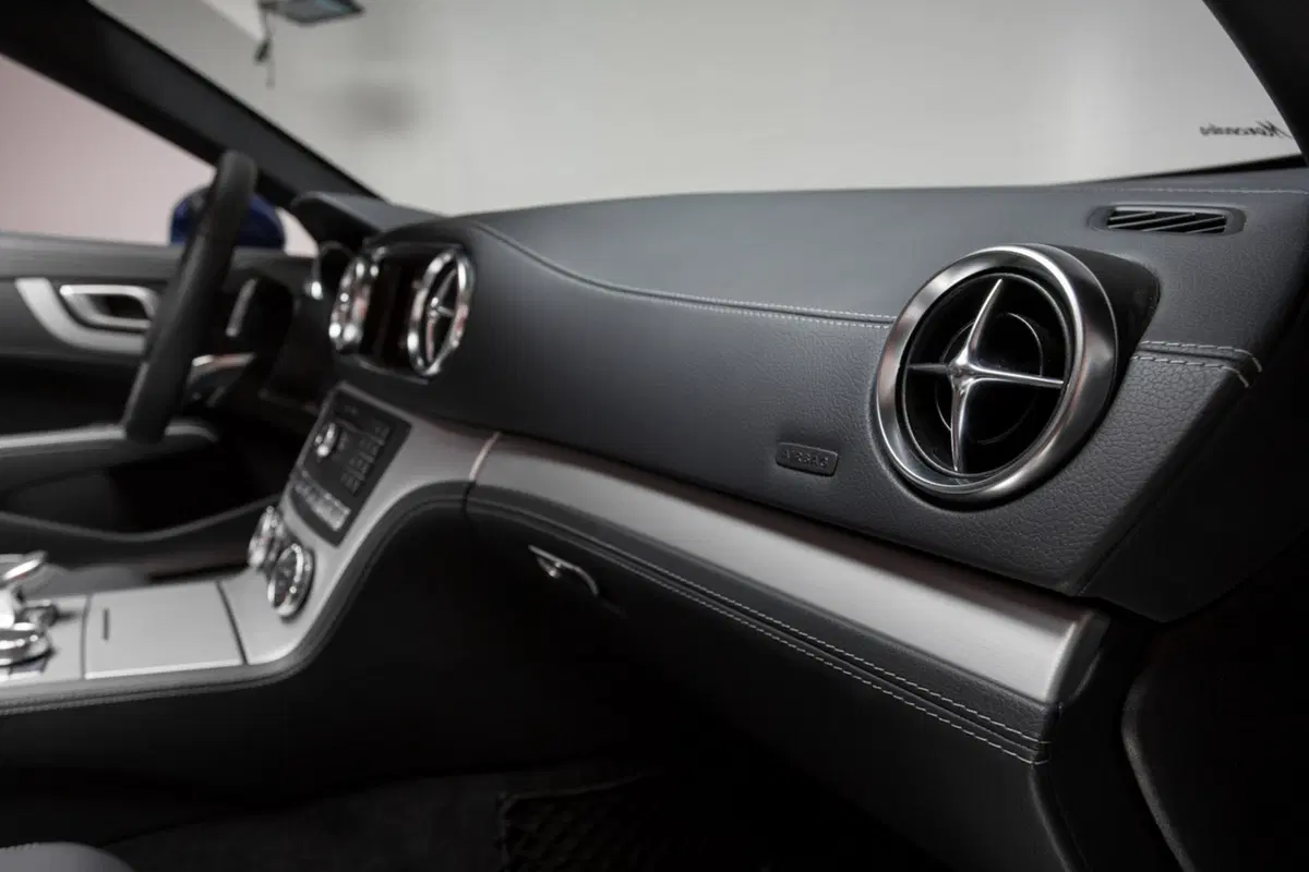 Mercedes-Benz SL: scopri gli interni nel video a 360° (15)
