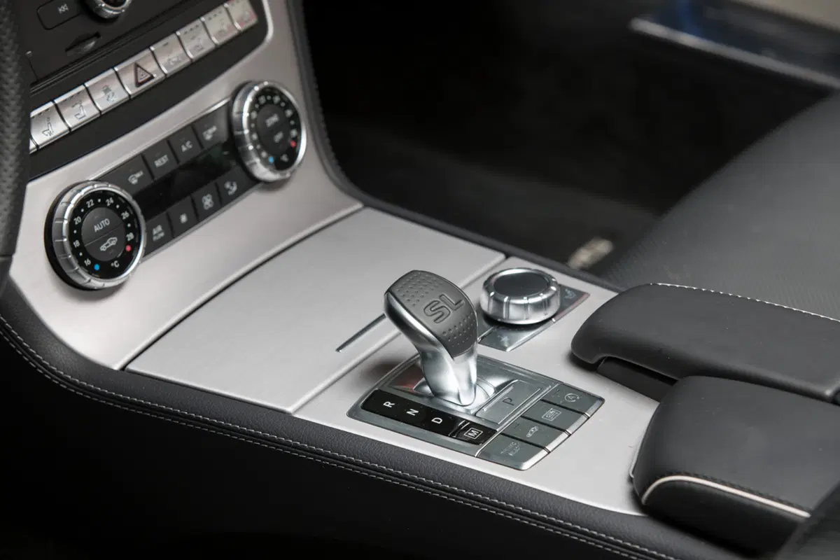 Mercedes-Benz SL: scopri gli interni nel video a 360° (13)