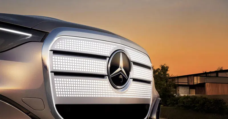 Mercedes accelera sull&rsquo;elettrico: in arrivo 13 nuovi modelli a batteria entro il 2027