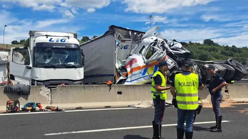 Salvini: perch&eacute; l&rsquo;alcol s&igrave;, ma il cellulare no? L'incidente sull'A1 del camionista insegna: quando la sicurezza stradale guarda solo a met&agrave;