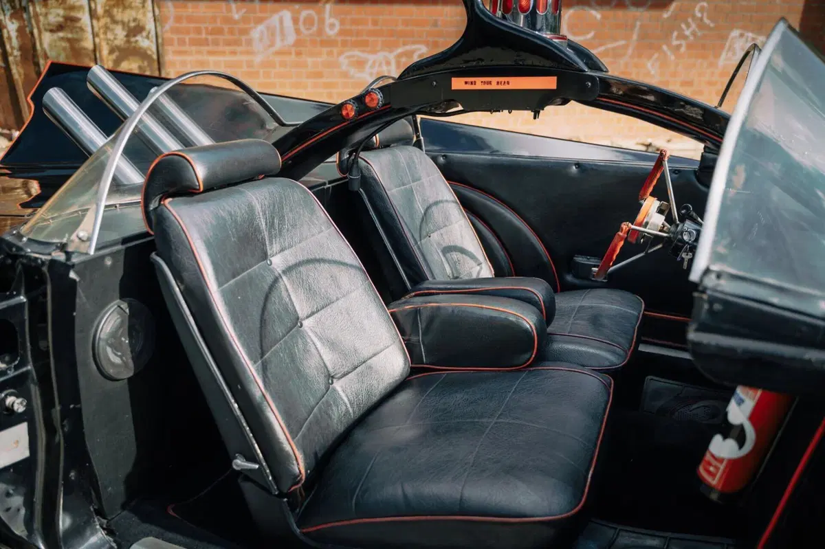 Batmobile in vendita su Catawiki. Chi sarà il futuro Batman? (8)