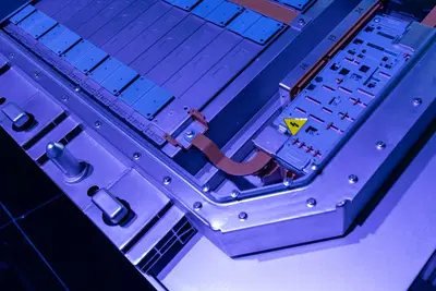CATL rivoluziona la manutenzione delle batterie: riparare invece di sostituire, con costi ridotti fino all&rsquo;80%