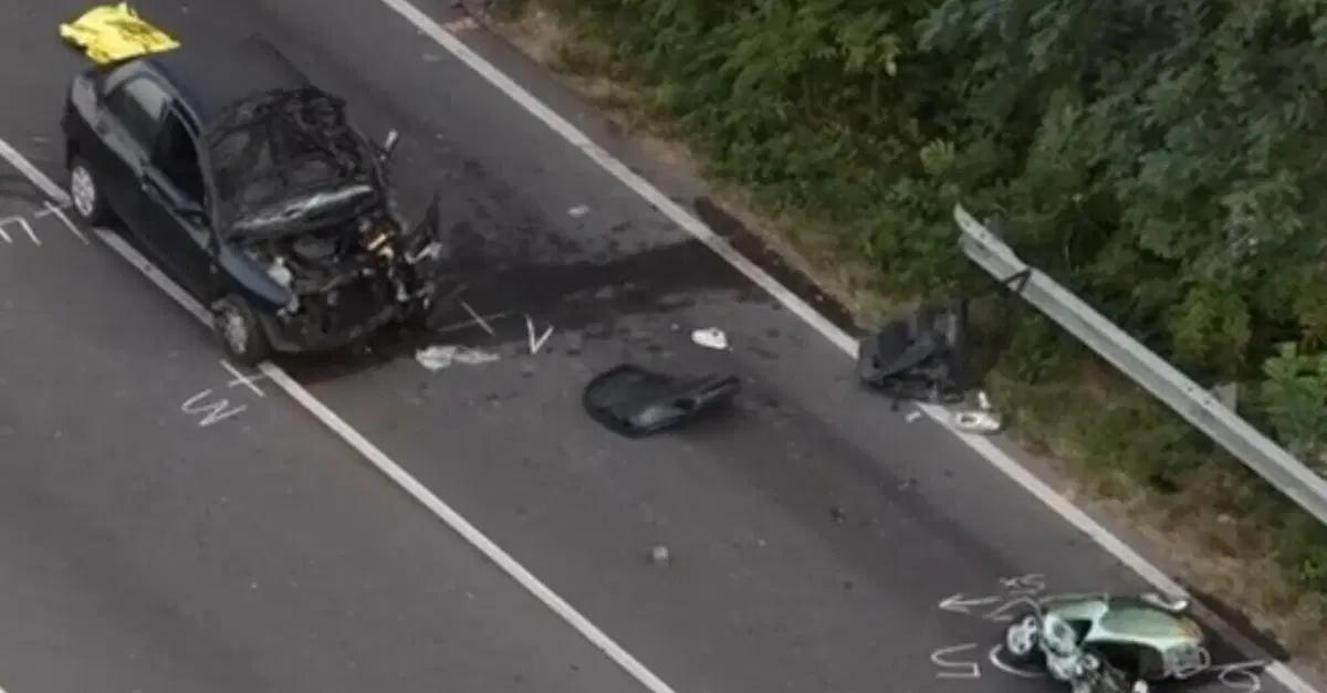 Pavia, schianto frontale tra auto e scooter: tre morti sulla ex statale 35