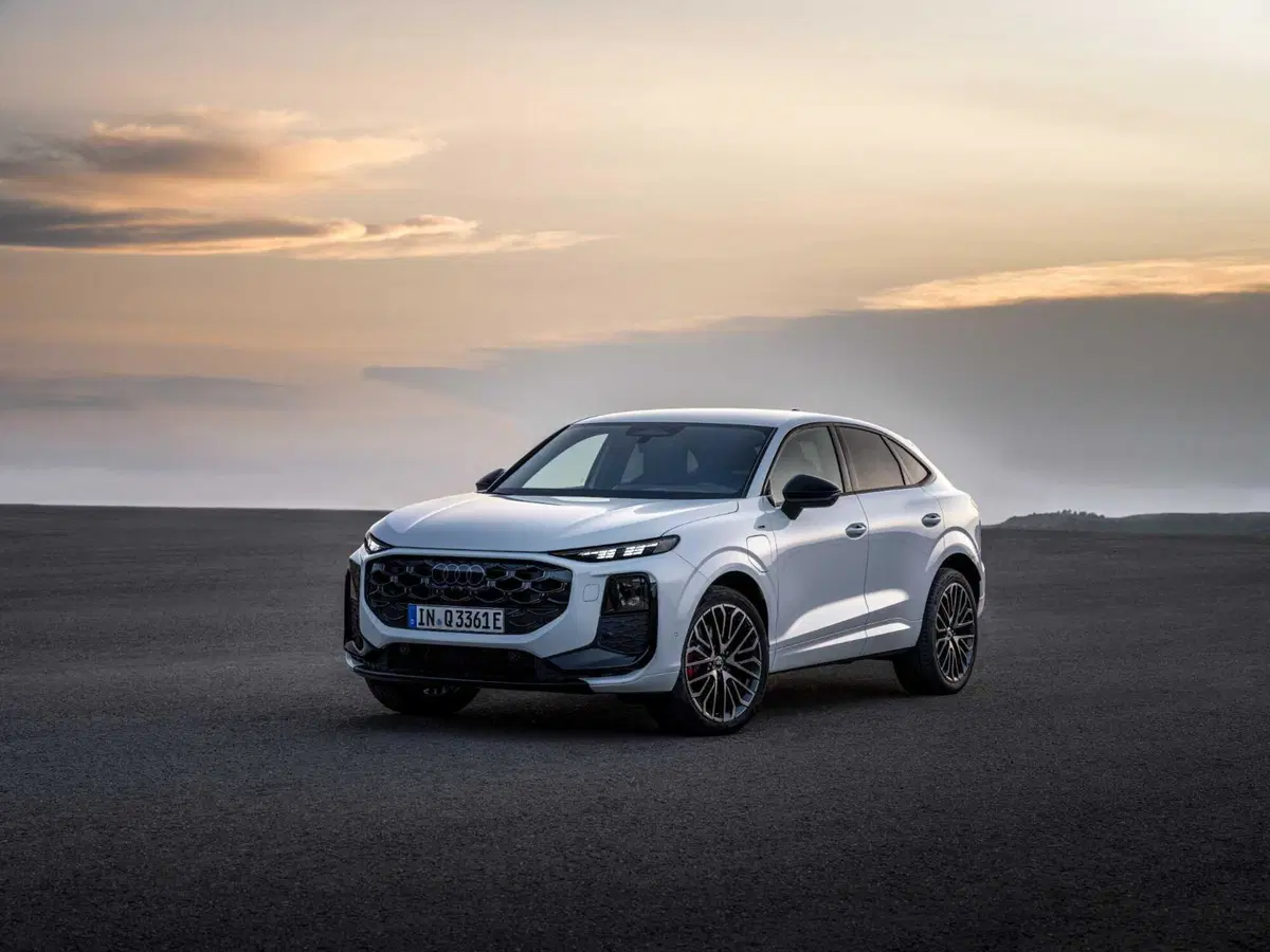 Nuova Audi Q3 Sportback, arriva la terza generazione: il SUV compatto premium diventa più digitale, efficiente e sportivo (19)