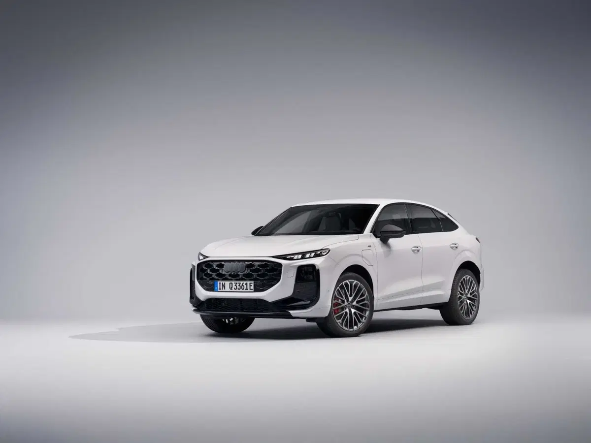 Nuova Audi Q3 Sportback, arriva la terza generazione: il SUV compatto premium diventa più digitale, efficiente e sportivo (22)