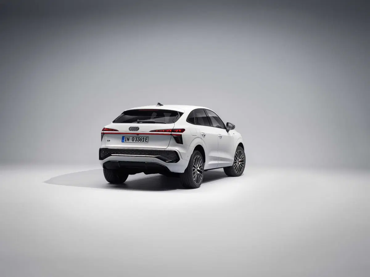 Nuova Audi Q3 Sportback, arriva la terza generazione: il SUV compatto premium diventa più digitale, efficiente e sportivo (25)