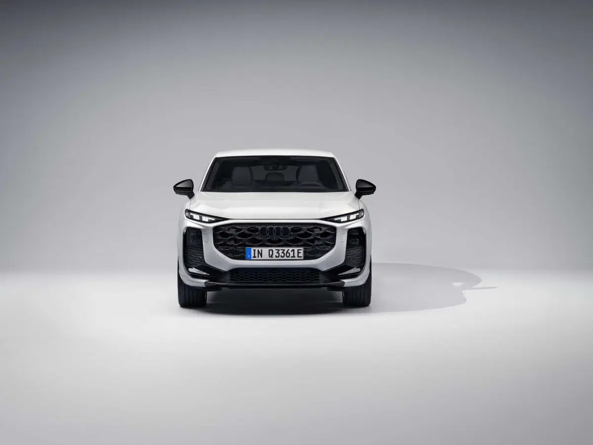 Nuova Audi Q3 Sportback, arriva la terza generazione: il SUV compatto premium diventa più digitale, efficiente e sportivo (27)