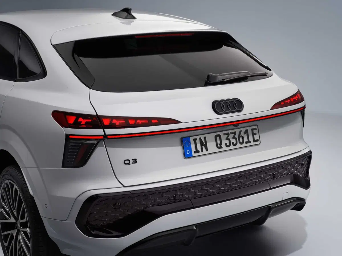 Nuova Audi Q3 Sportback, arriva la terza generazione: il SUV compatto premium diventa più digitale, efficiente e sportivo (31)