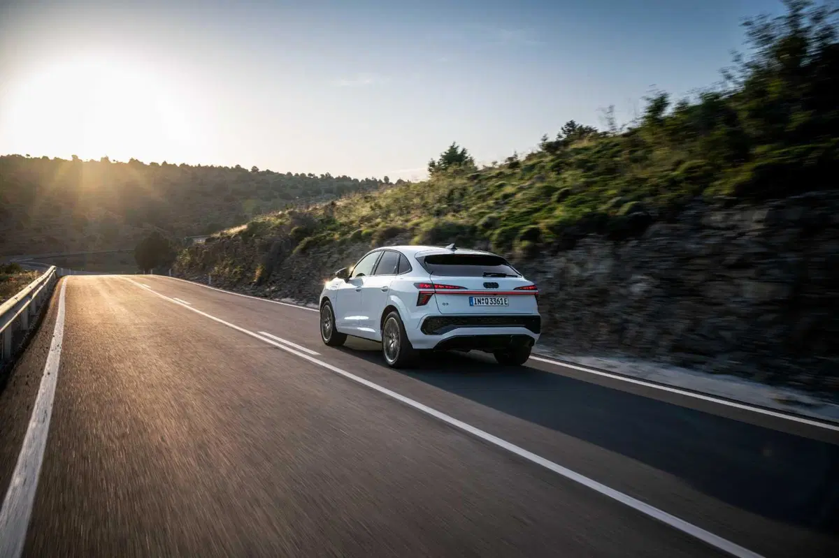 Nuova Audi Q3 Sportback, arriva la terza generazione: il SUV compatto premium diventa più digitale, efficiente e sportivo (45)