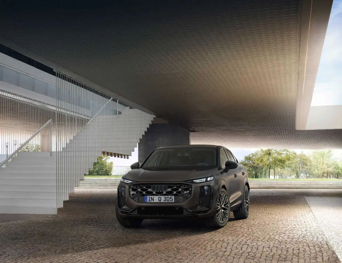 Nuova Audi Q3 Sportback, arriva la terza generazione: il SUV compatto premium diventa più digitale, efficiente e sportivo (47)