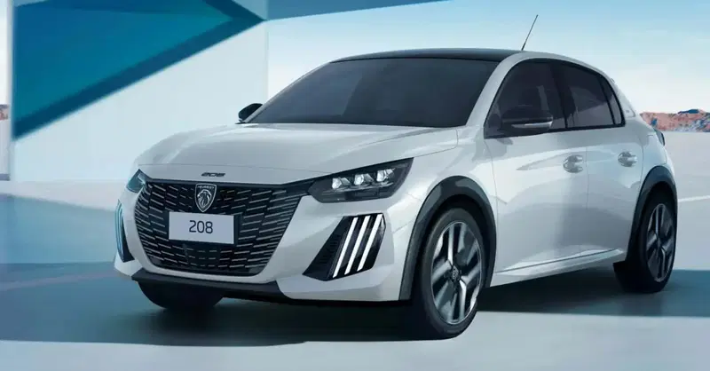 Stellantis, arriva l'ennesimo problema per Peugeot 208: nuovo richiamo per rischio di perdita di carburante