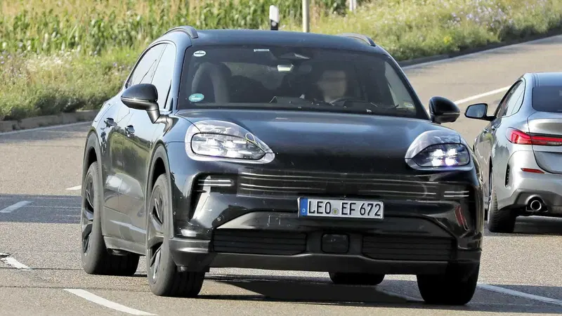 Porsche Cayenne elettrica: fino a 1.000 CV e 1.000 km di autonomia [Foto Spia]
