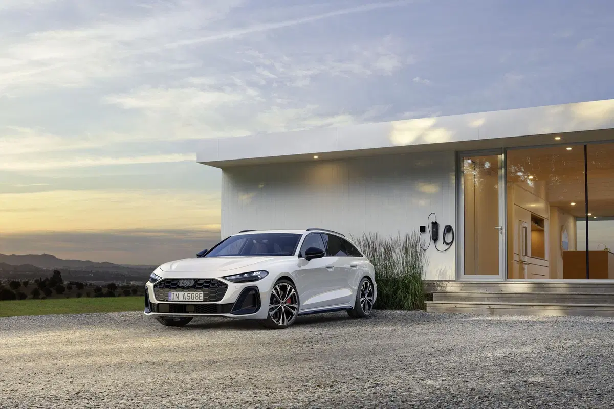 Nuova Audi A5 Plug-in Hybrid: autonomia da record e tecnologia invidiabile