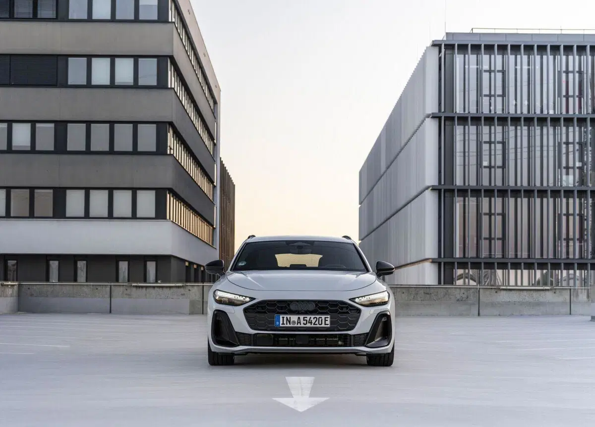 Nuova Audi A5 Plug-in Hybrid: autonomia record e tecnologia invidiabile (6)