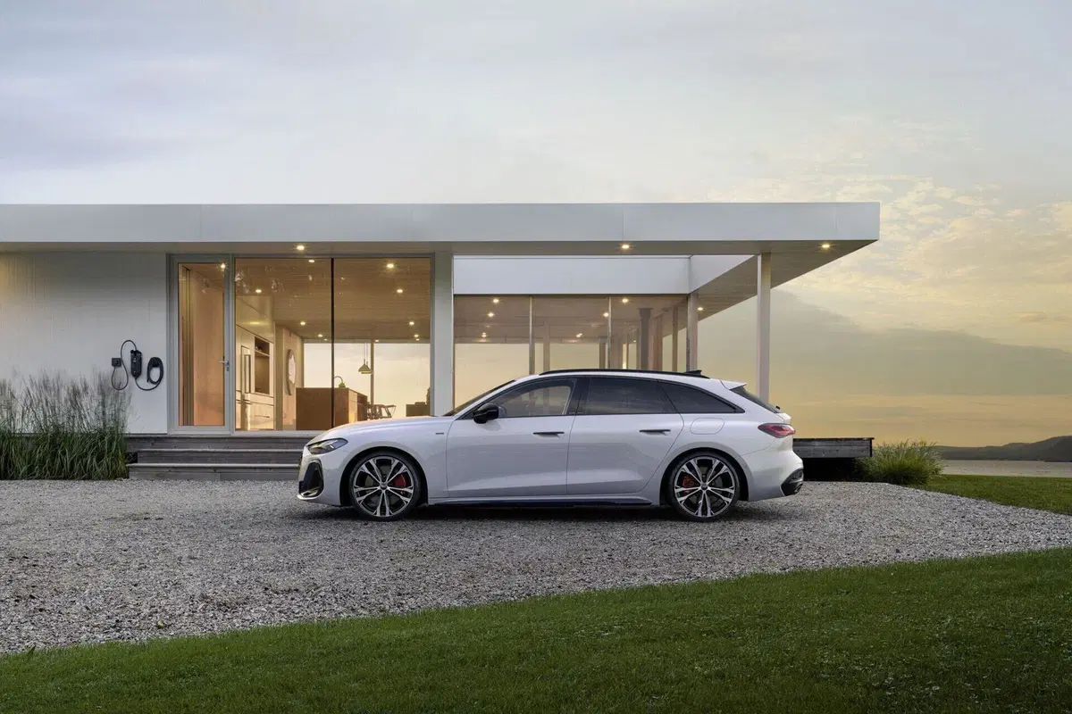 Nuova Audi A5 Plug-in Hybrid: autonomia record e tecnologia invidiabile (10)