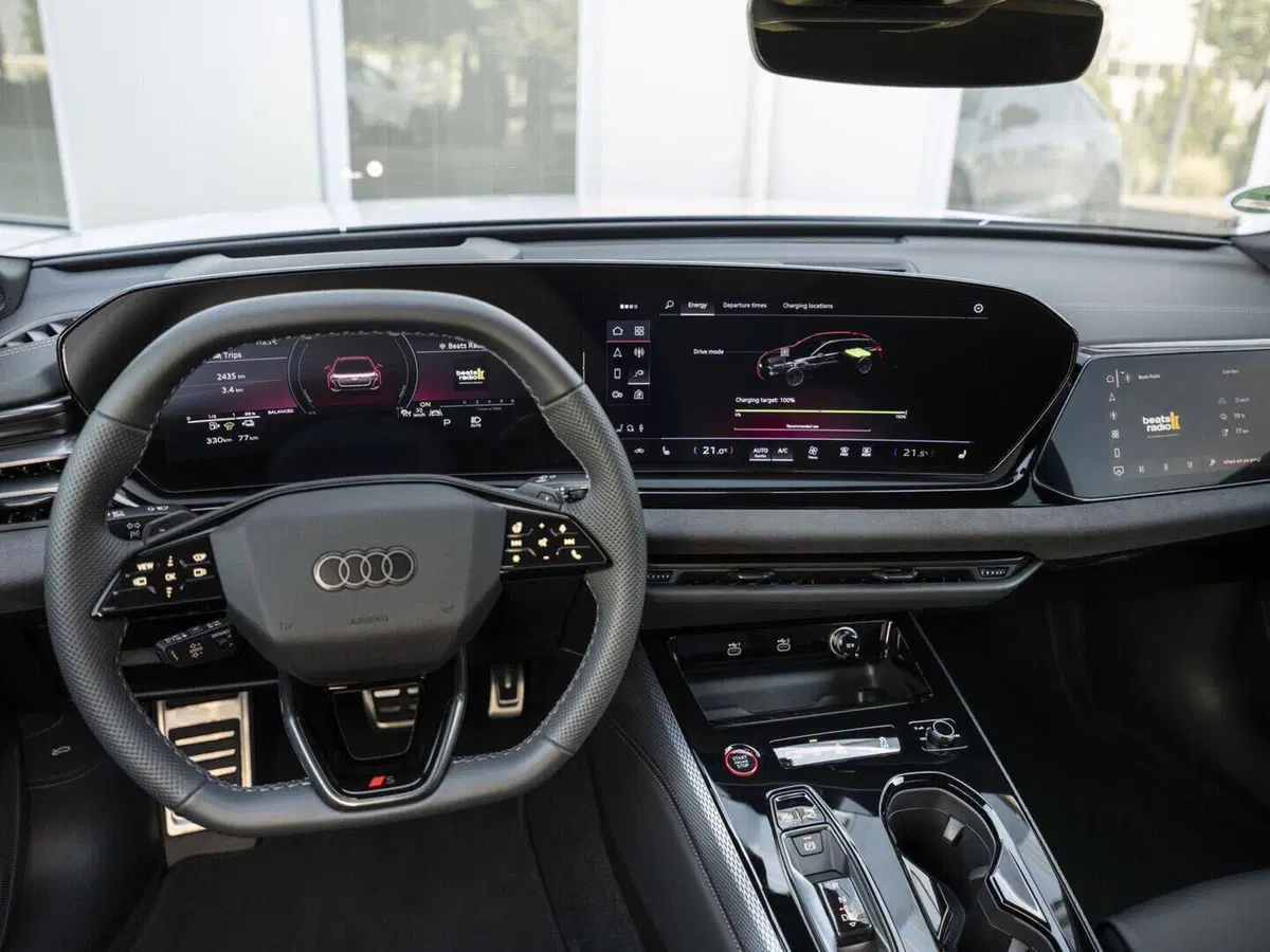 Nuova Audi A5 Plug-in Hybrid: autonomia record e tecnologia invidiabile (12)