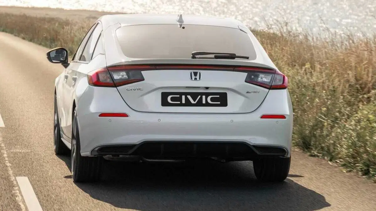 Nuova Honda Civic 2026: più equipaggiata, più aggressiva e più efficiente 