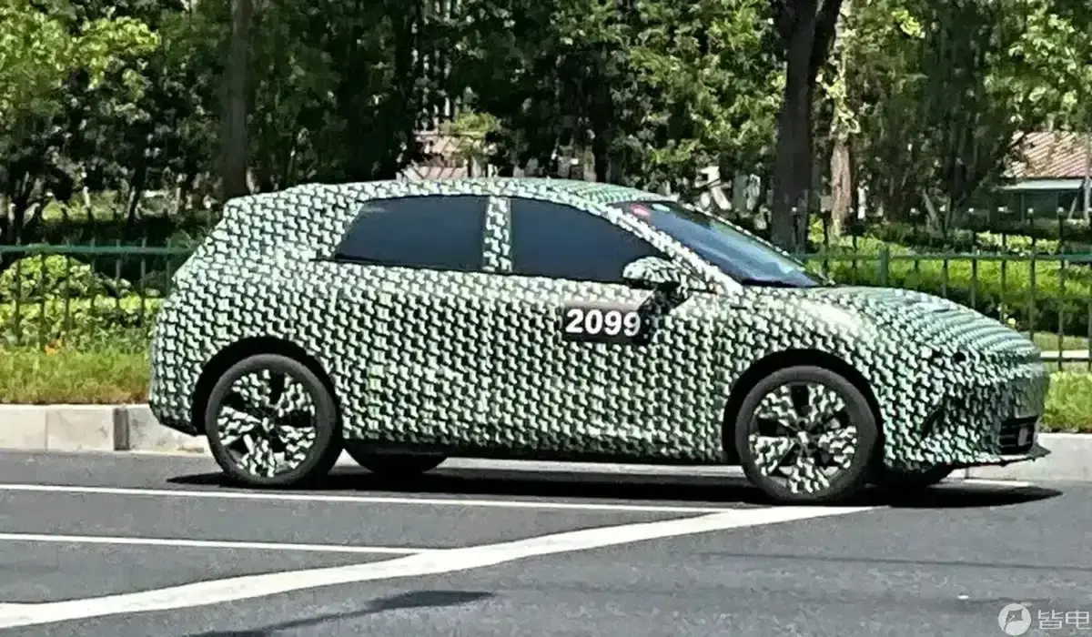 Leapmotor B05: la nuova hatchback elettrica sarà svelata a Monaco, i prezzi? Costerà meno di quanto si pensa [Foto Spia] (3)