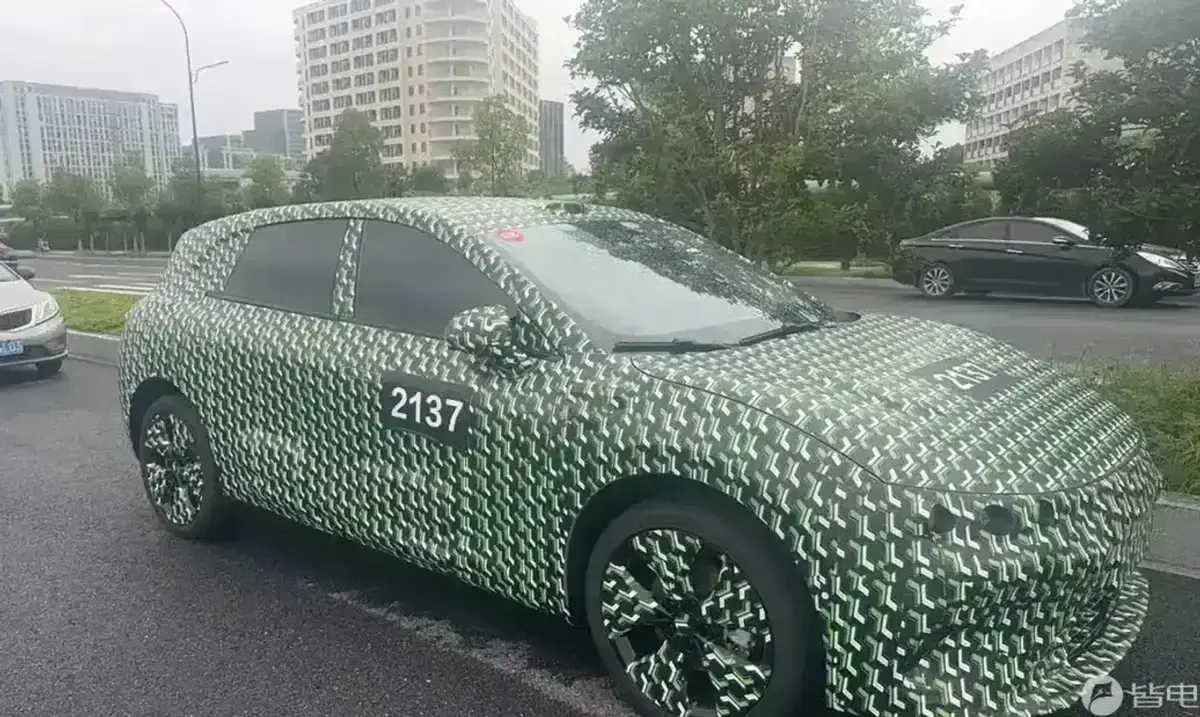 Leapmotor B05: la nuova hatchback elettrica sarà svelata a Monaco, i prezzi? Costerà meno di quanto si pensa [Foto Spia] (4)