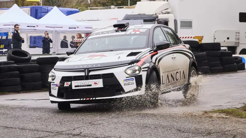 Lancia torna a vincere in Europa dopo 30 anni: la Ypsilon Rally4 HF trionfa al Barum Rally con il giovane Craig Rahill