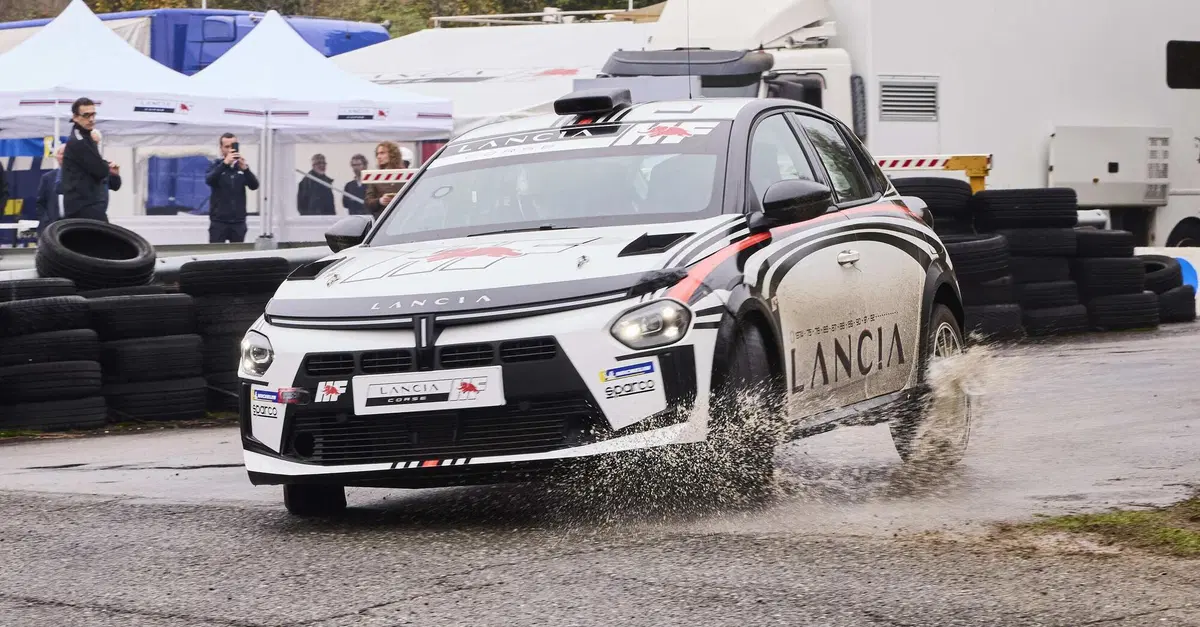 Lancia torna a vincere in Europa dopo 30 anni: la Ypsilon Rally4 HF trionfa al Barum Rally con il giovane Craig Rahill