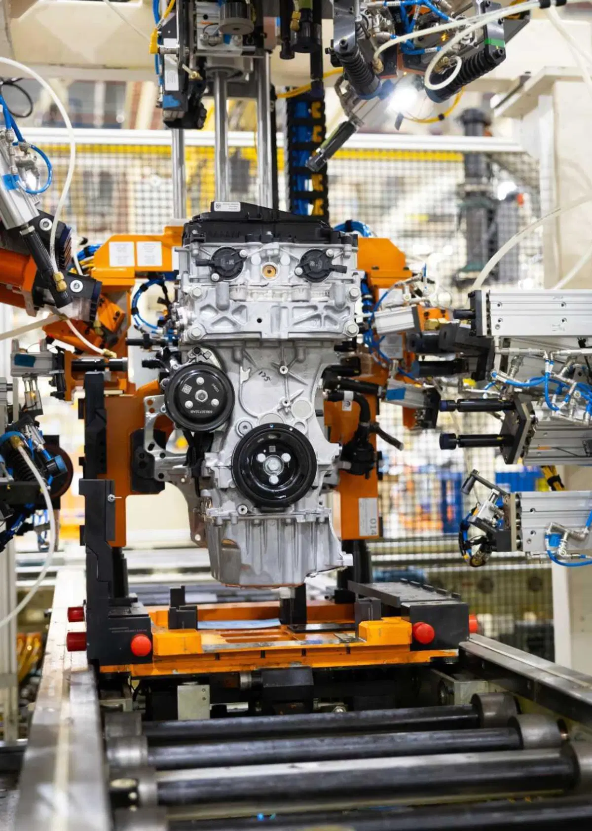 Stellantis svela il nuovo motore 1.6 turbo ibrido (4 cilindri): debutto sulla Jeep Cherokee 2026, attese applicazioni anche in Europa (7)