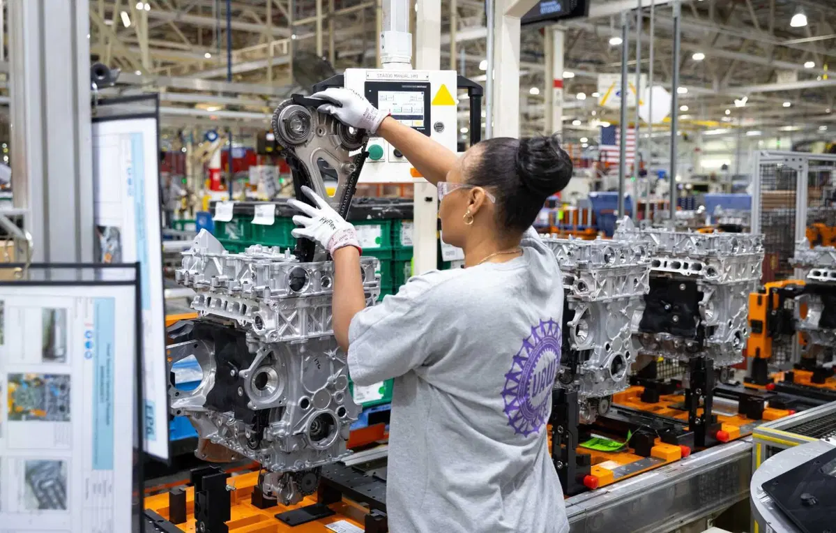 Stellantis svela il nuovo motore 1.6 turbo ibrido (4 cilindri): debutto sulla Jeep Cherokee 2026, attese applicazioni anche in Europa (14)