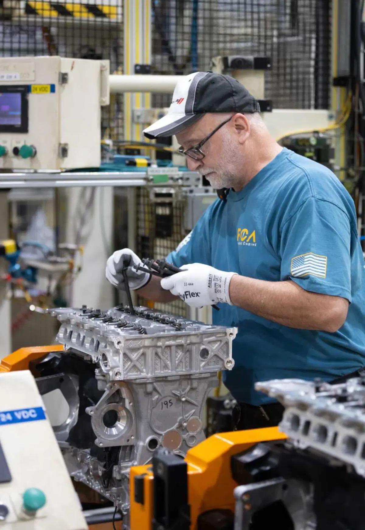 Stellantis svela il nuovo motore 1.6 turbo ibrido (4 cilindri): debutto sulla Jeep Cherokee 2026, attese applicazioni anche in Europa (18)