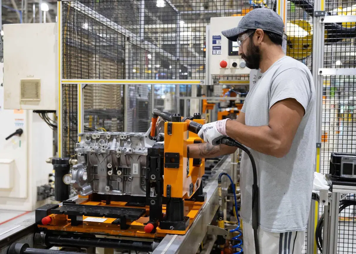 Stellantis svela il nuovo motore 1.6 turbo ibrido (4 cilindri): debutto sulla Jeep Cherokee 2026, attese applicazioni anche in Europa (25)