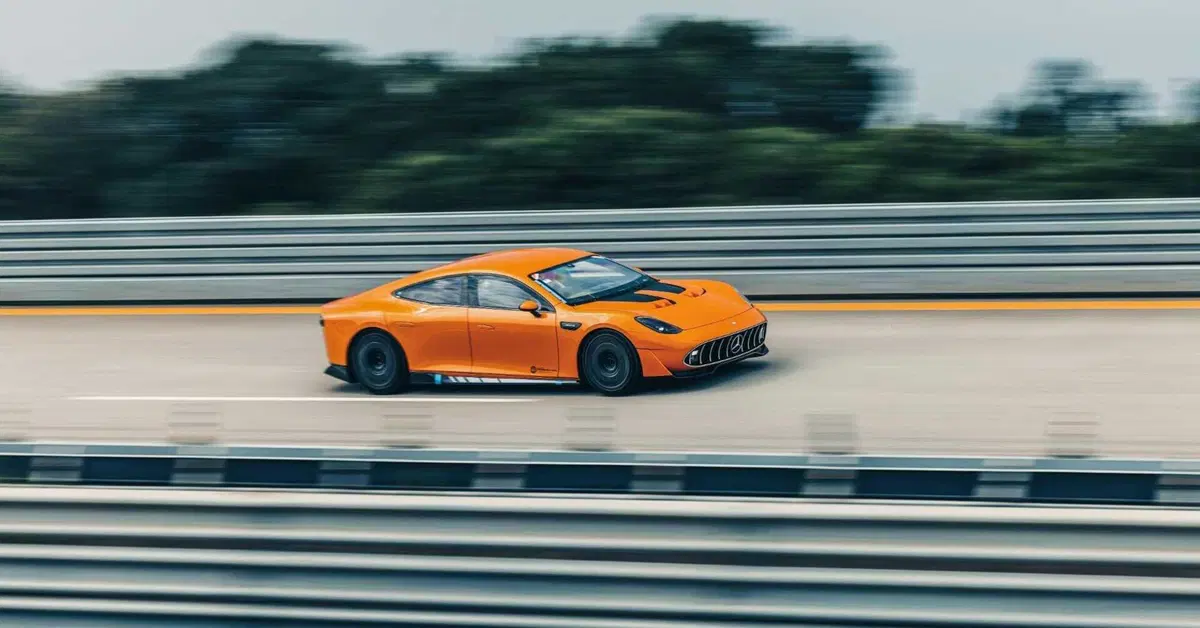 Mercedes: record mondiale con l'elettrica AMG GT XX Concept, 40.075 km in otto giorni