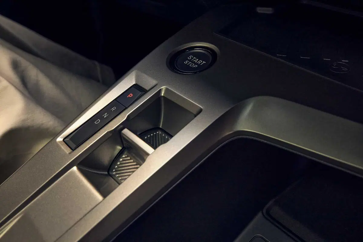 Peugeot 308, un’icona che si rinnova: arriva il restyling dal design più audace e con motori per tutti i gusti (6)