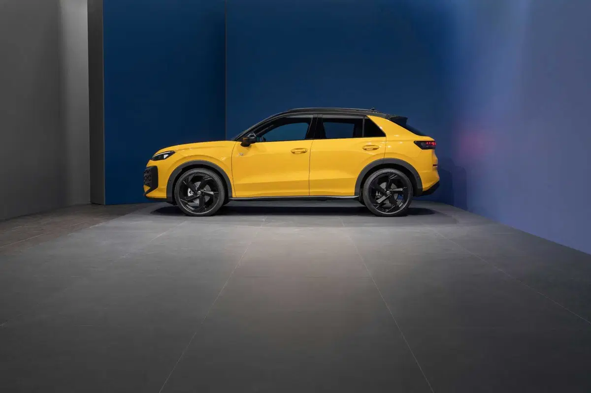 Nuova Volkswagen T-Roc:  (27)