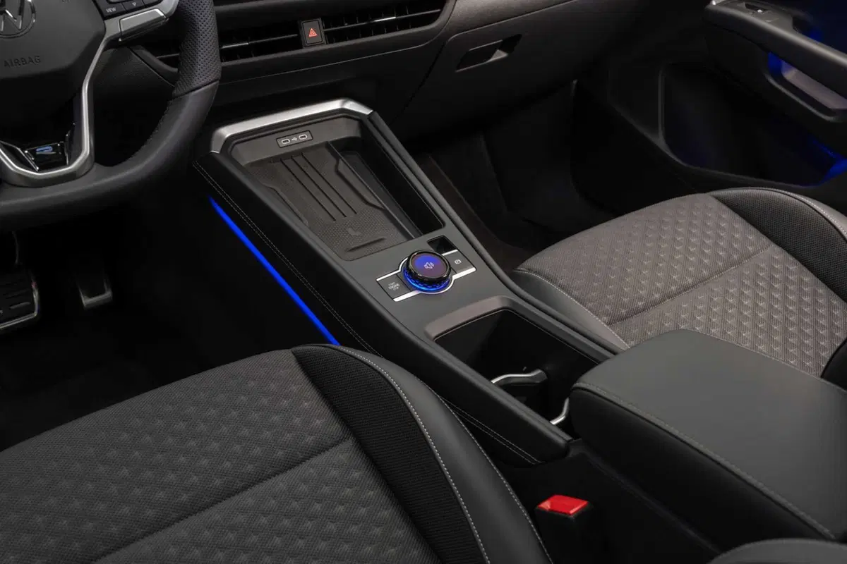 Nuova Volkswagen T-Roc:  (35)
