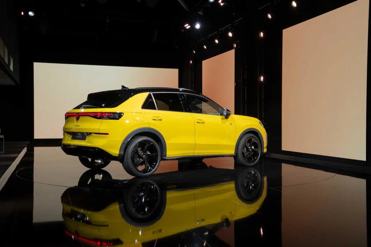 Nuova Volkswagen T-Roc:  (42)