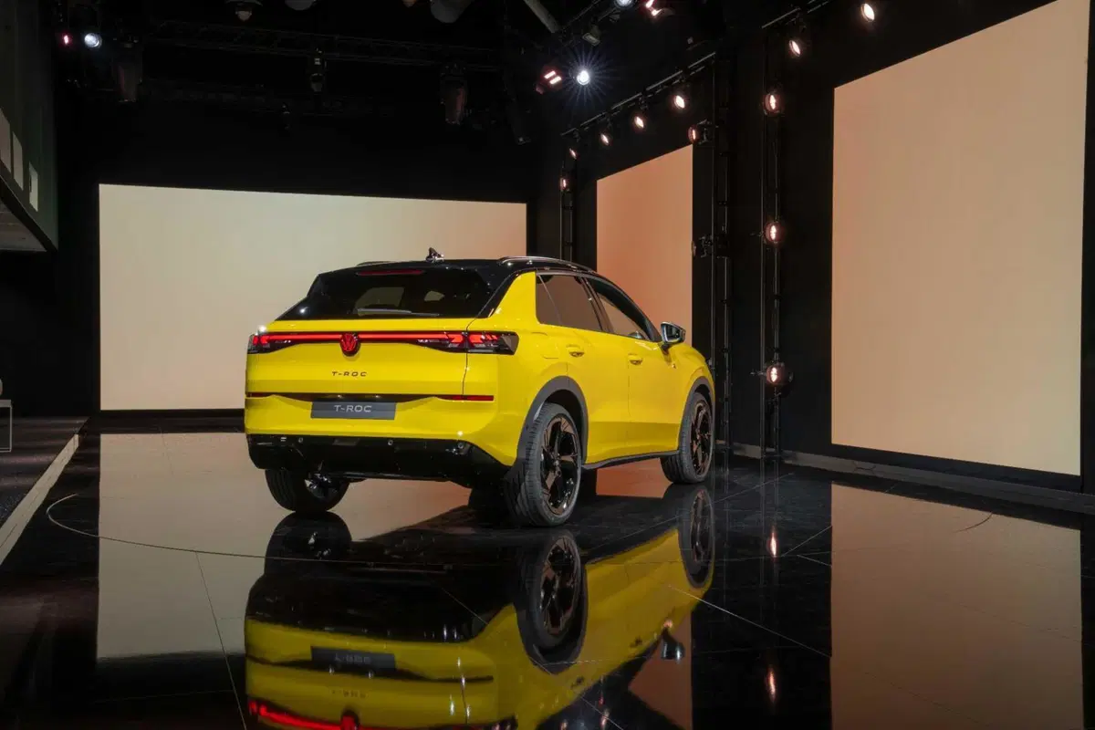 Nuova Volkswagen T-Roc:  (43)