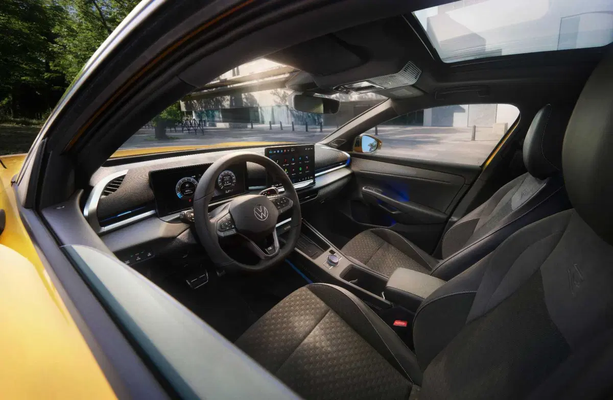 Nuova Volkswagen T-Roc:  (65)