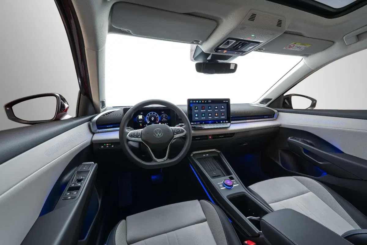 Nuova Volkswagen T-Roc:  (68)